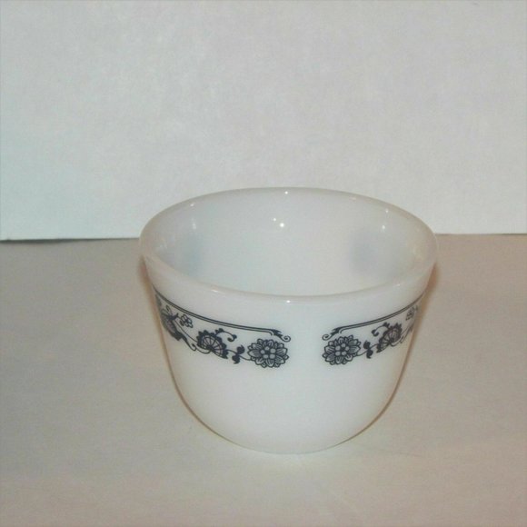 Vintage Pyrex Corning Coffee Cup Old Towne Blue Onion White Glass Teacup - Picture 3 of 5